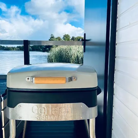 Waterview - Schwimmendes Auf Dem Wasser Mit Blick Zur Havel, Inkl Motorboot Zur Nutzung Botel *