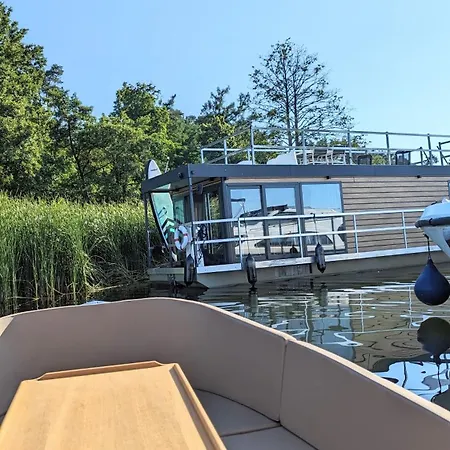 Botel Waterview - Schwimmendes Auf Dem Wasser Mit Blick Zur Havel, Inkl Motorboot Zur Nutzung