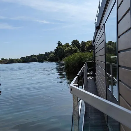 Botel Waterview - Schwimmendes Auf Dem Wasser Mit Blick Zur Havel, Inkl Motorboot Zur Nutzung