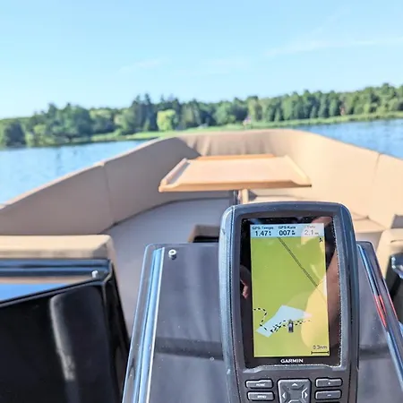 Waterview - Schwimmendes Auf Dem Wasser Mit Blick Zur Havel, Inkl Motorboot Zur Nutzung Úszó hotel *